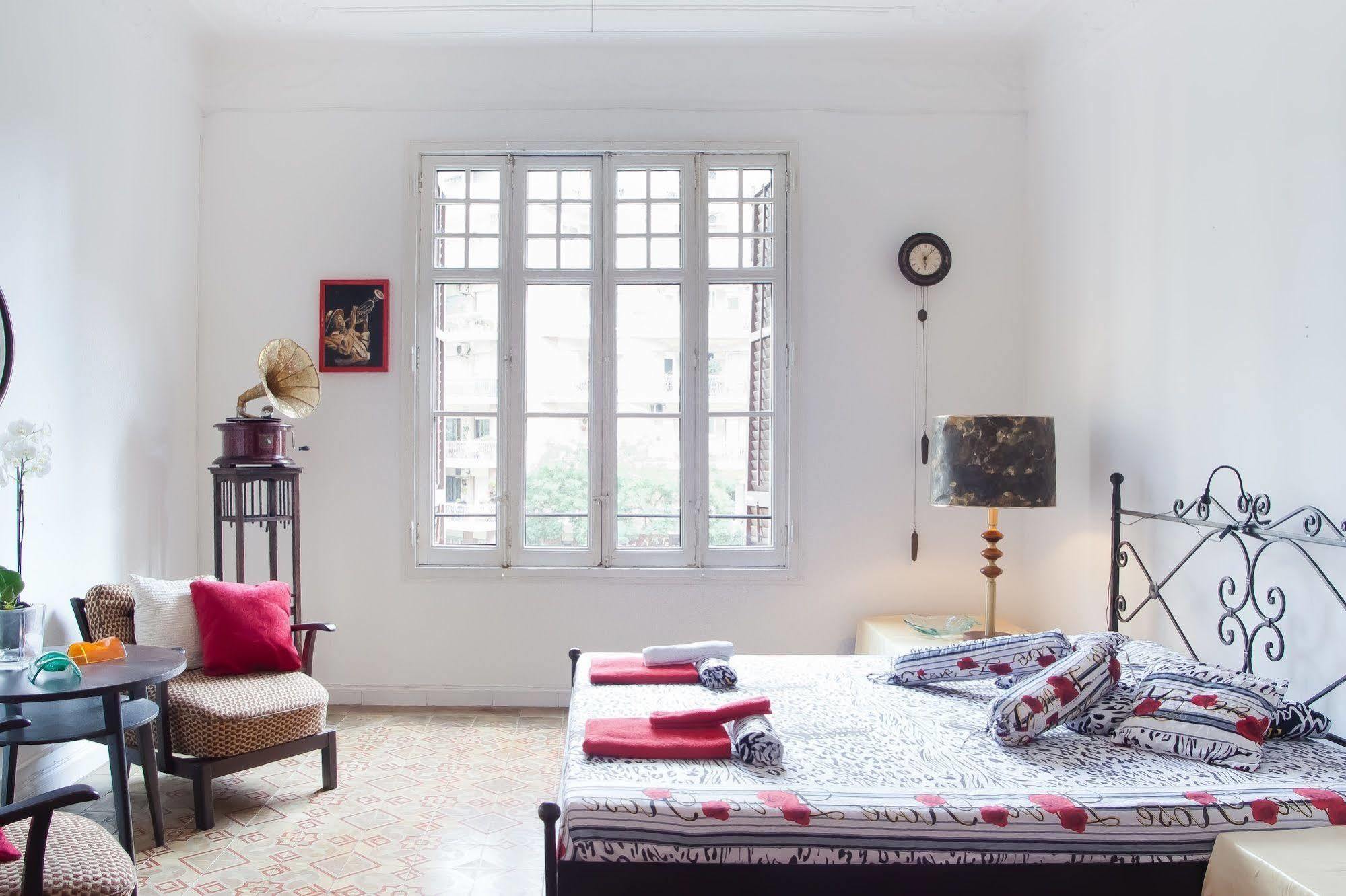 Bed and Breakfast Casa Trianon Барселона Экстерьер фото