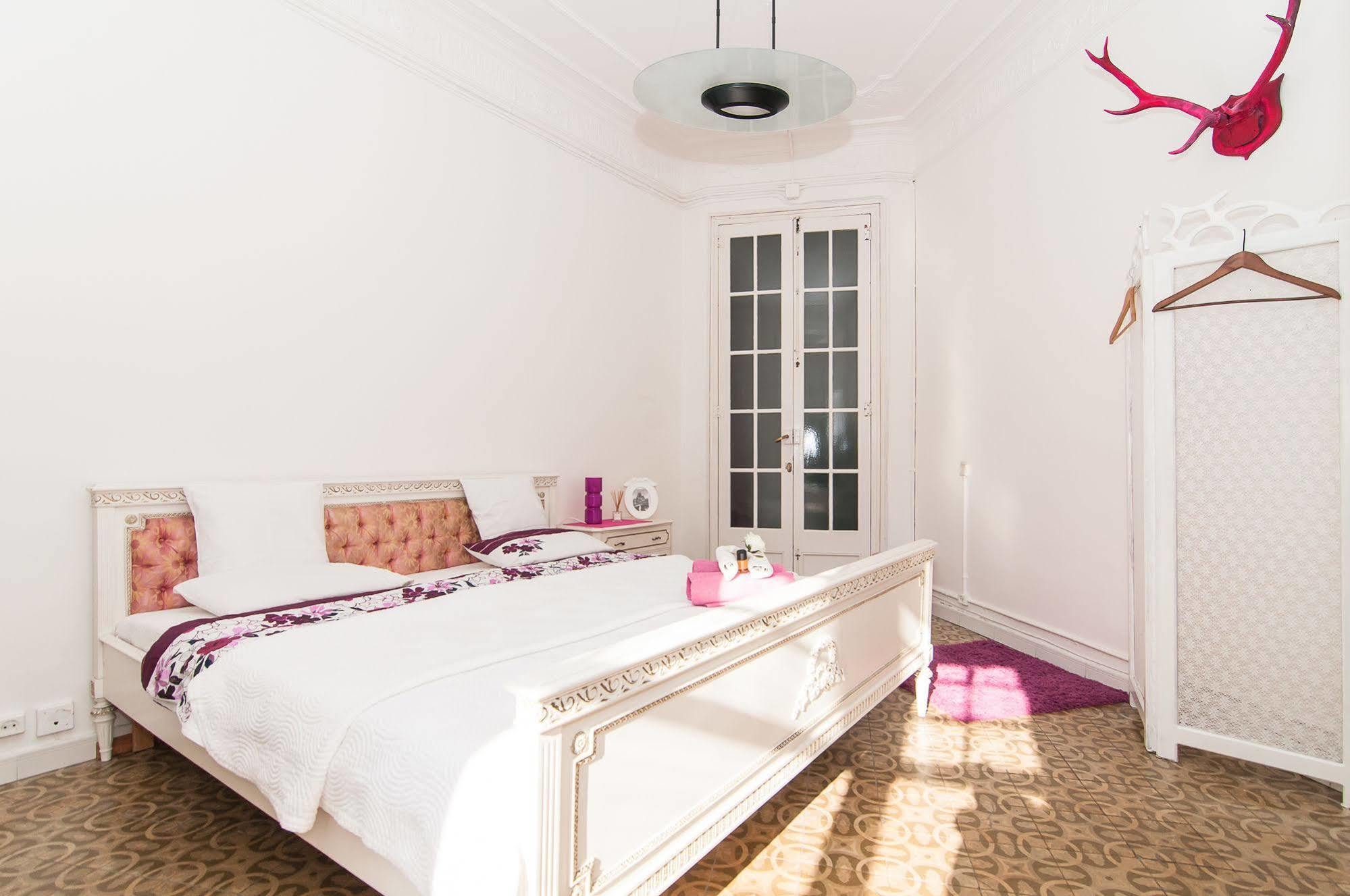 Bed and Breakfast Casa Trianon Барселона Экстерьер фото