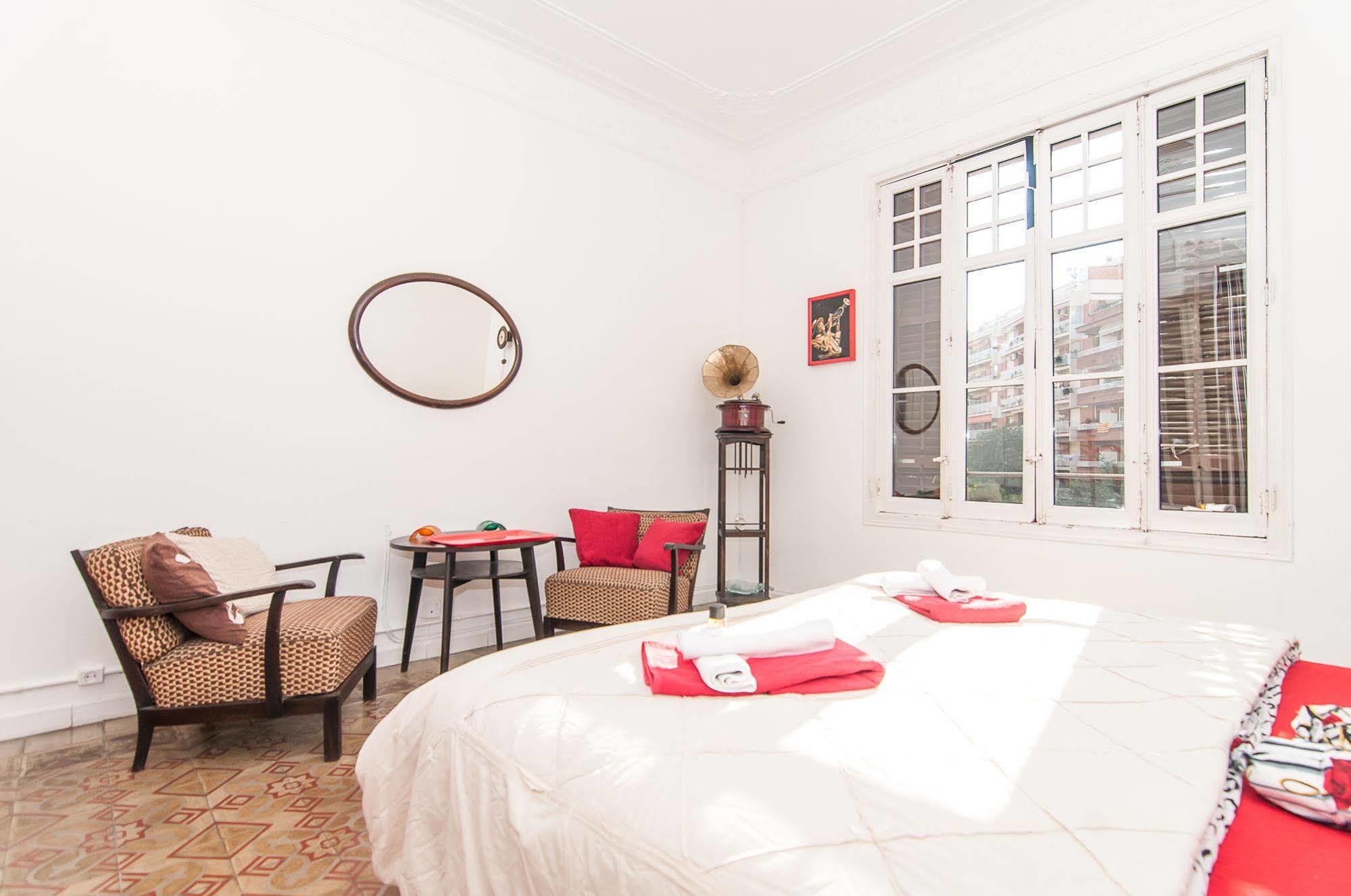 Bed and Breakfast Casa Trianon Барселона Экстерьер фото