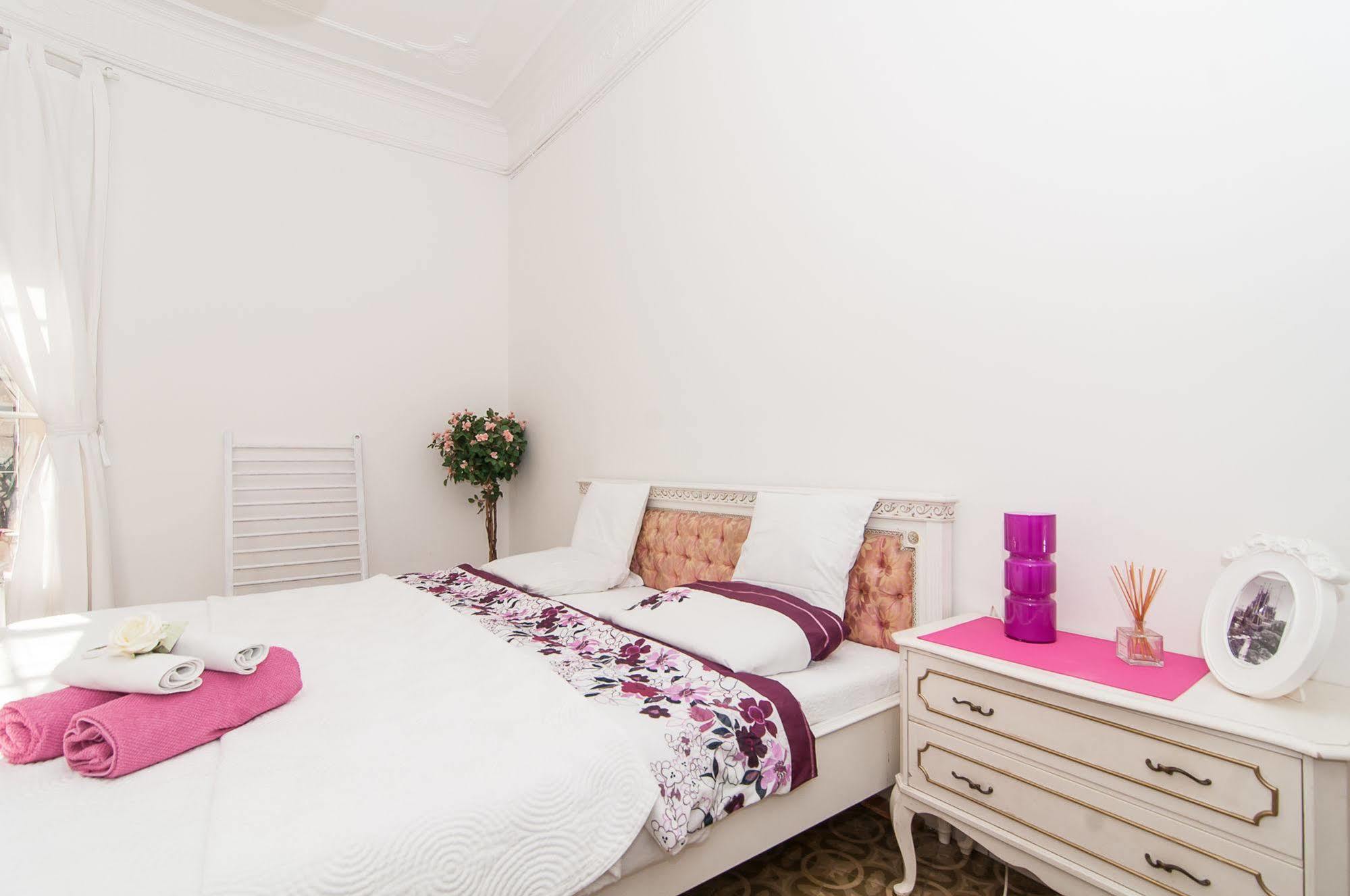 Bed and Breakfast Casa Trianon Барселона Экстерьер фото